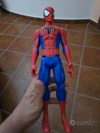 Marvel - Statuetta di Spider-Man Ultimate Titan 