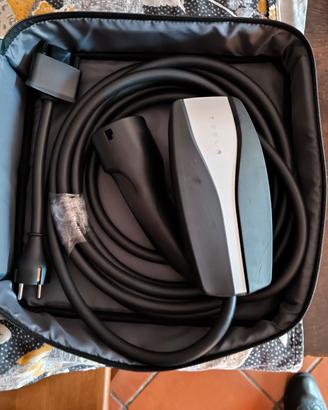 Tesla - caricatore auto 