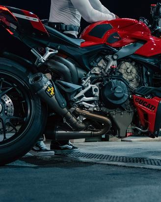 Ducati Streetfighter V4S