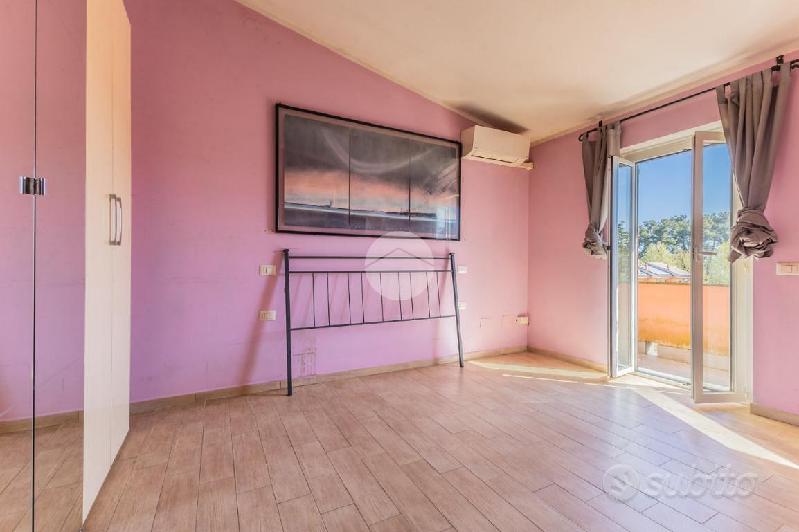 VILLA A SCHIERA A NEPI - Altro