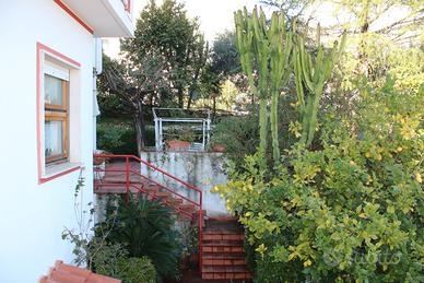 Villa Flora grande casa con ingresso indipendente