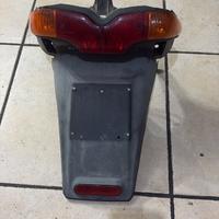 Faro posteriore e porta targa runner 50/125/180