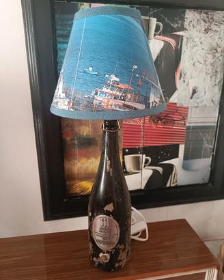 lampada da tavolo con motivi marini 