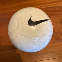 Pallone calcio Nike Pitch Team