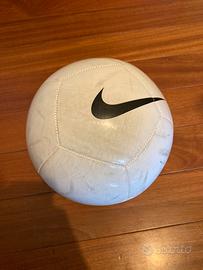 Pallone calcio Nike Pitch Team