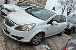 Opel corsa 1,2 2010 benzina (motore danneggiato)