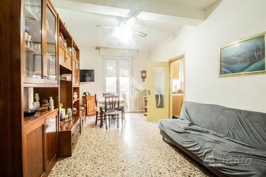 3 LOCALI A CORREGGIO