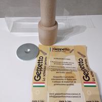 schiaccianoci in legno di faggio