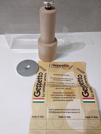 schiaccianoci in legno di faggio