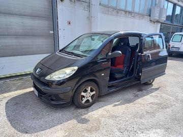 PEUGEOT 1007 1.4 HDI TREDDY