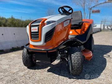 Trattorino tagliaerba Stihl RT 5112 V Twin Nuovo