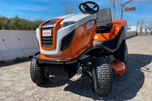 Trattorino tagliaerba Stihl RT 5112 V Twin Nuovo