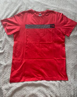 T-shirt the north face rossa