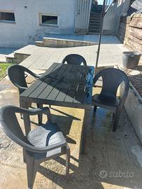 Set tavolo e sedie da giardino 