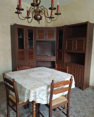 Mobile soggiorno con tavolo e 4 sedie