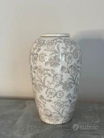 Vaso decorativo con motivo floreale