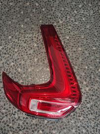  Fanale XC40 – Codice 31446790