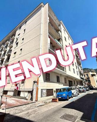 3 LOCALI A NAPOLI