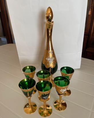 Bicchieri e decanter in vetro di murano