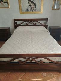 Letto in legno massello