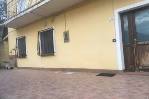 Casa in mersa nelle campagne di Avellino