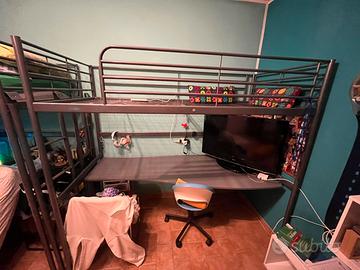 letto a castello con scrivania integrata