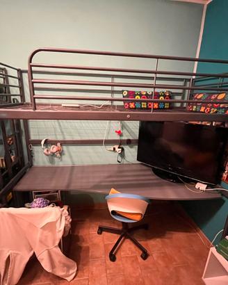 letto a castello con scrivania integrata