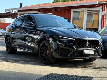 Levante V8 580 CV((TROFEO ))-RATE-GARANZIA-