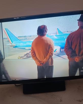 TV 32 POLLICI SAMSUNG PERFETTAMENTE FUNZIONANTE 