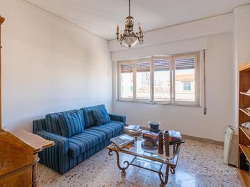 Ampio quadrilocale zona tribunale