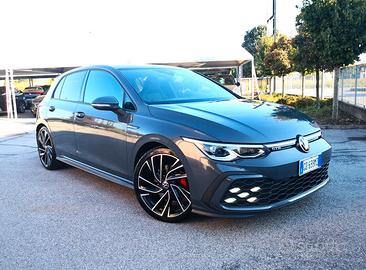 Volkswagen Golf VIII GTD 2.0 TDI 200CV DSG ***FULL