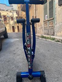 Attrezzo per esercizi gambe Leg Master