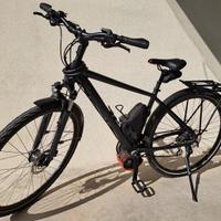 City bike Cube con motore elettrico