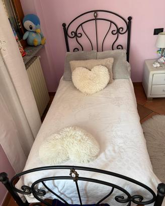 Letto singolo in ferro battuto 90x200 cm – €180