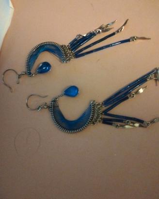 Orecchini pendenti stile Cleopatra blu con gocce