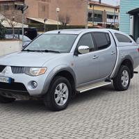mitsubishi L200 2.5 Diesel D4WD GANCIO TRAINO OMOL