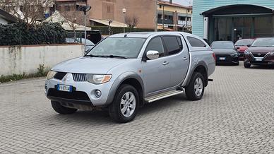 mitsubishi L200 2.5 Diesel D4WD GANCIO TRAINO OMOL