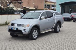mitsubishi L200 2.5 Diesel D4WD GANCIO TRAINO OMOL