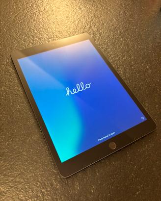 IPad 7 generazione con scatola