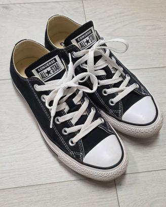 scarpe  converse  nere 