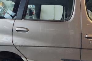 Porta posteriore dx TOYOTA YARIS VERSO del 2003