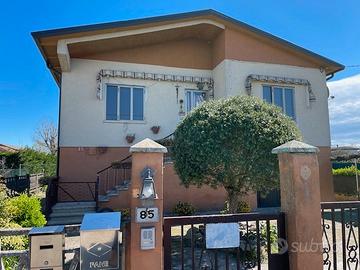 Casa singola con terreno