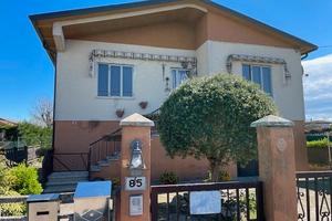 Casa singola con terreno