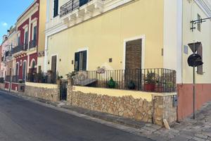 CASA SEMINDIPENDENTE A ALEZIO