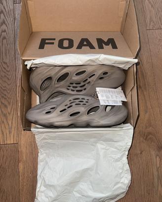 Yeezy Foam Runner - Stone Sage US 9| EU 43