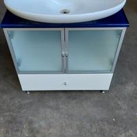 Mobiletto con lavandino