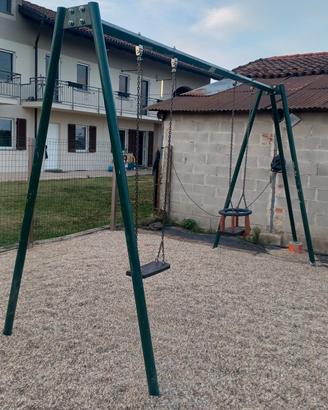 altalena doppio  in ferro 