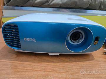 Proiettore 4K HDR BenQ TK800M + Fire TV Stick 4k