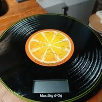 Bilancia digitale per cucina.