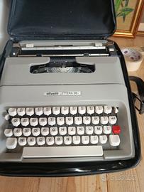 macchina da scrivere Olivetti Lettera 35 i